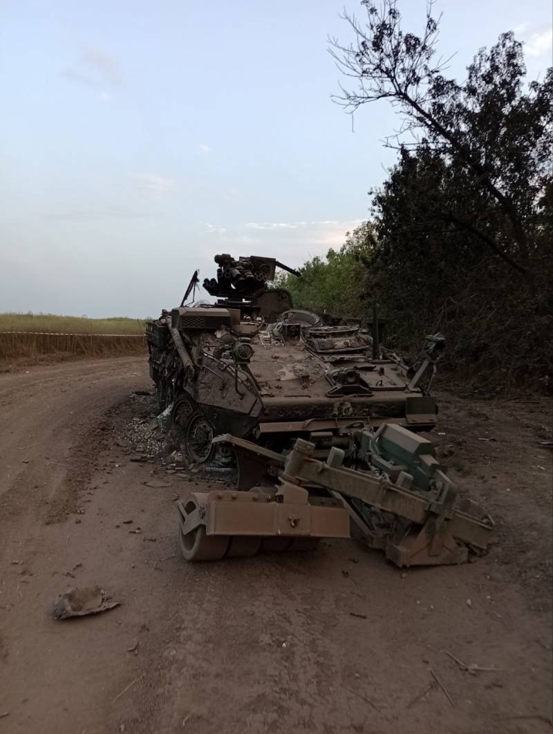 Бронемашины Stryker на Украине. Первые потери и предсказуемое будущее Бронемашины Stryker на Украине. Первые потери и предсказуемое будущее оружие