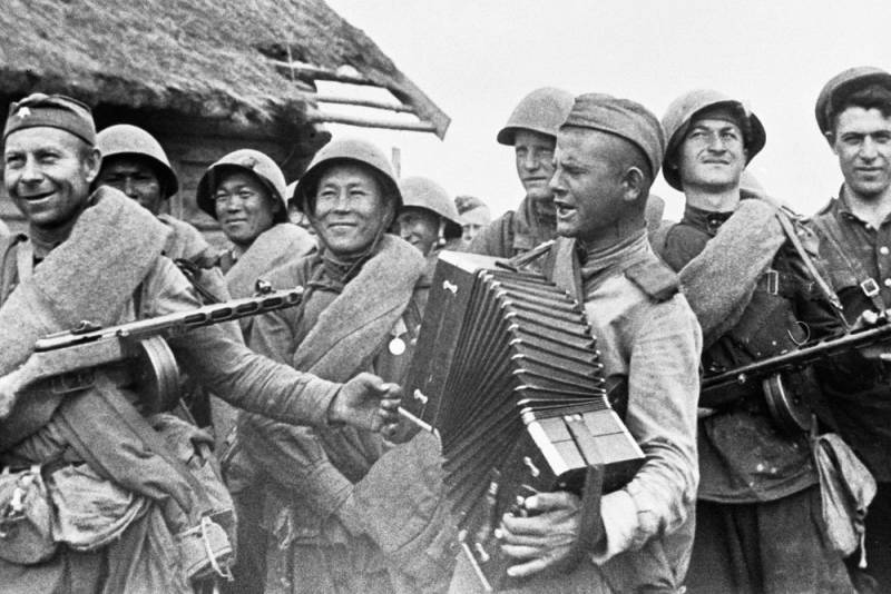 Может, хватит нам образа Великой Отечественной?