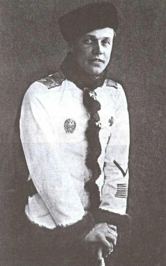 Яков Александрович Слащёв в 1920 году. Нашивки за ранения сами видите.