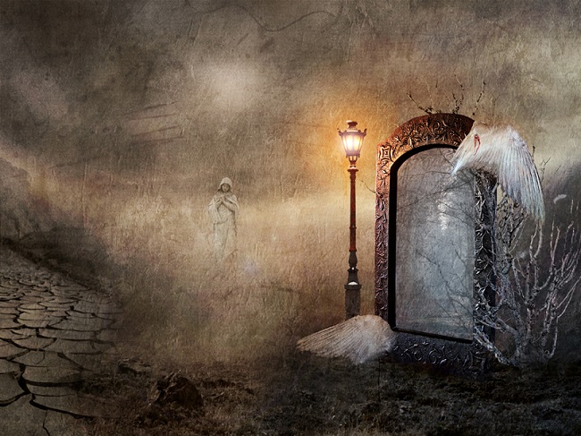 Впервые о черных зеркалах упомянуто в середине шестнадцатого века в жизнеописании алхимика Кристофора Вагнера.