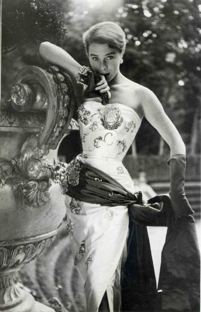 Retro petite glamour throat