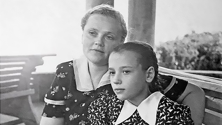 Елена Санаева с матерью Лидией Гончаренко