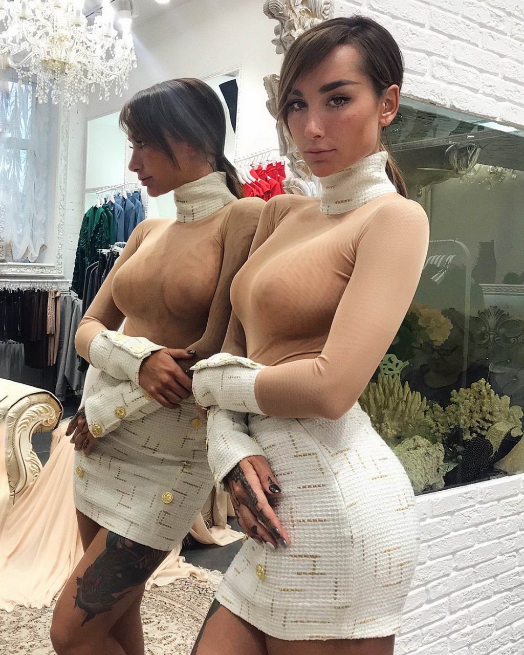 Девушки в обтягивающих платьях Девушки в обтягивающих платьях позитив