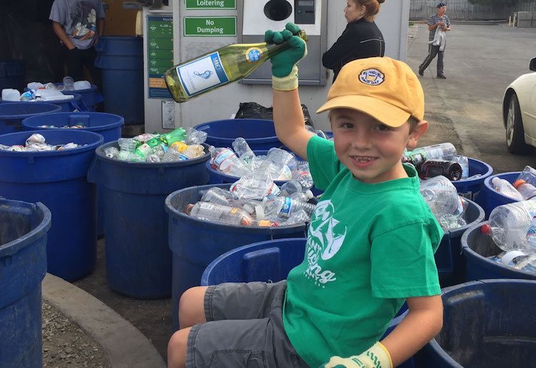 7-летний мальчик основал компанию по переработке отходов и уже заработал 10 тысяч долларов на колледж