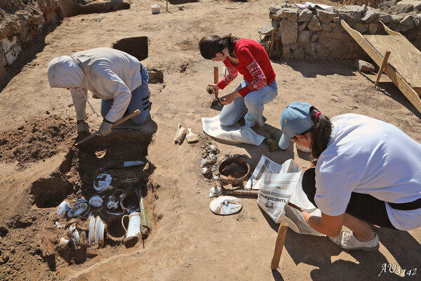 В центре Перми найден уникальный клад. В центре Перми найден уникальный клад.