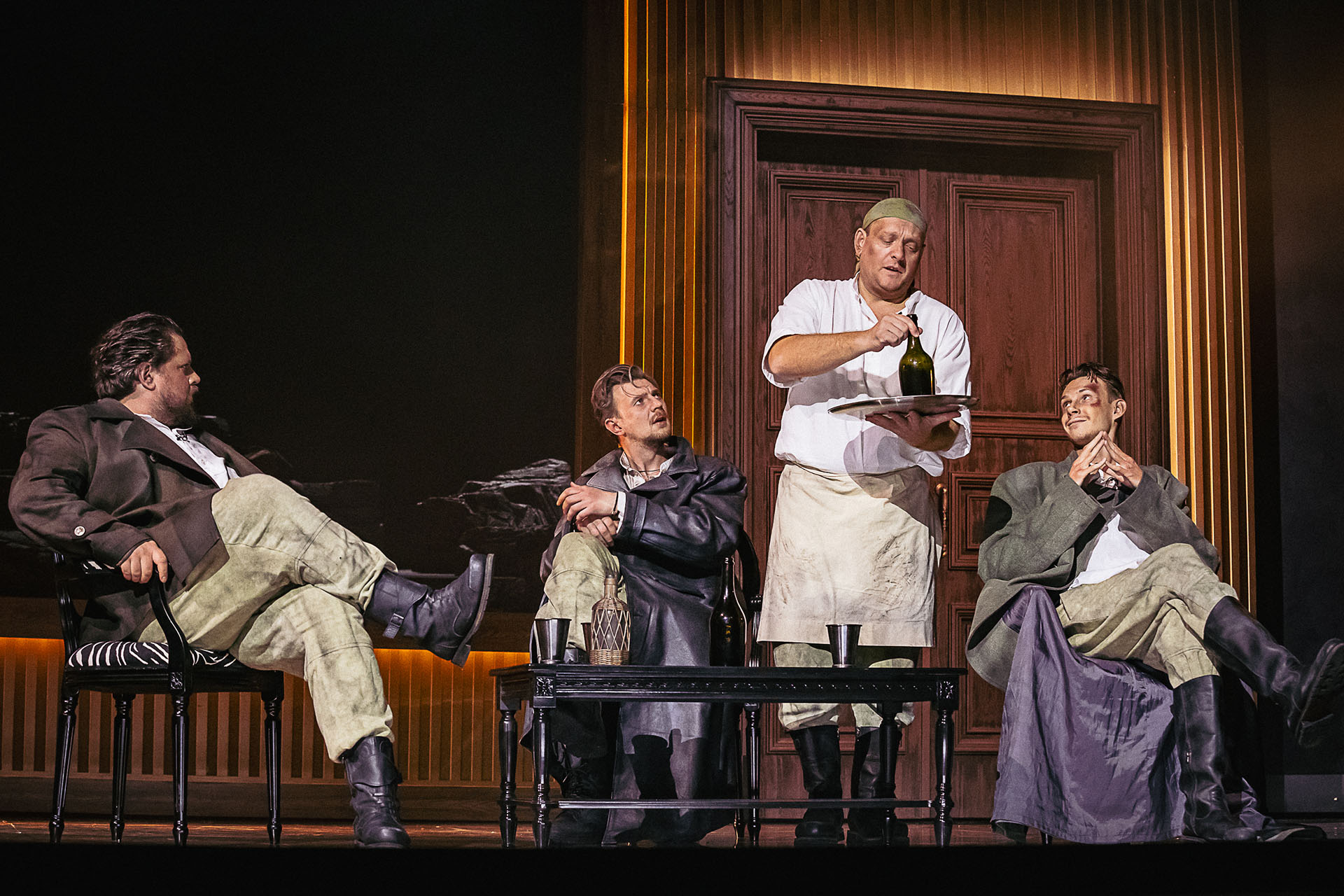 Сцена из спектакля «Игра интересов»