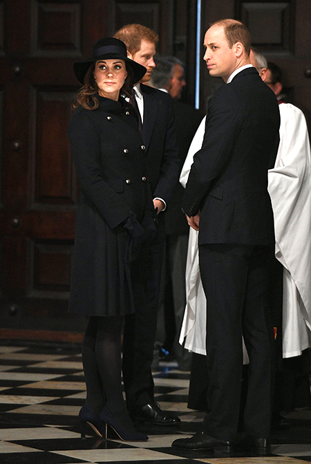 Кейт Миддлтон с принцем Уильямом, принц Гарри без Меган Маркл посетили службу в соборе Святого Павла