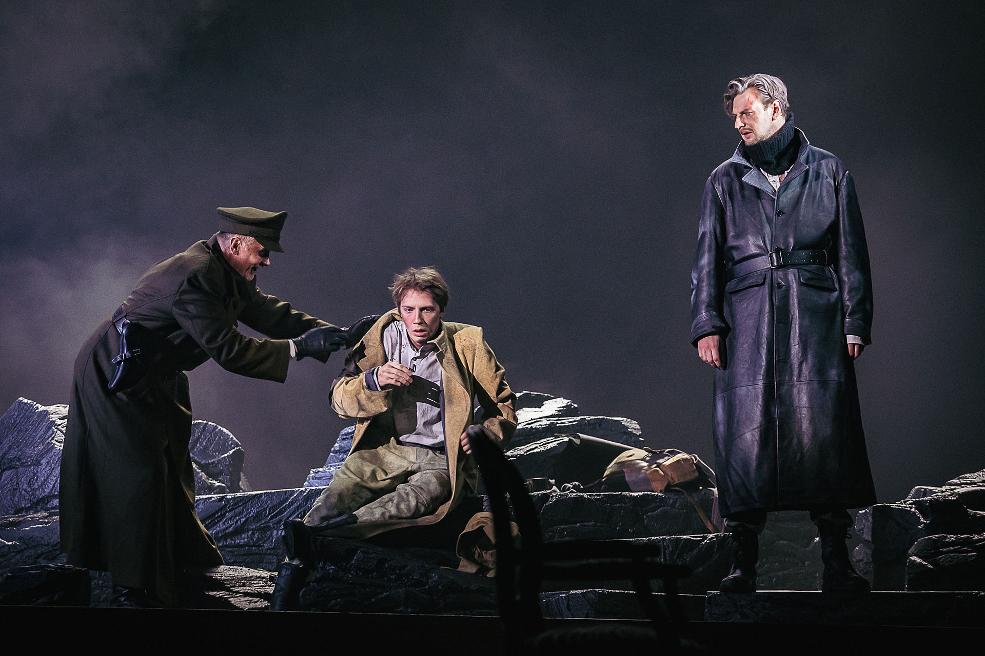 Сцена из спектакля «Игра интересов»