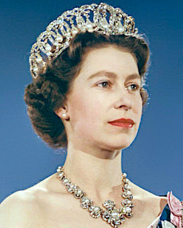 Любимая тиара королевы Елизаветы II принадлежала российской императрице