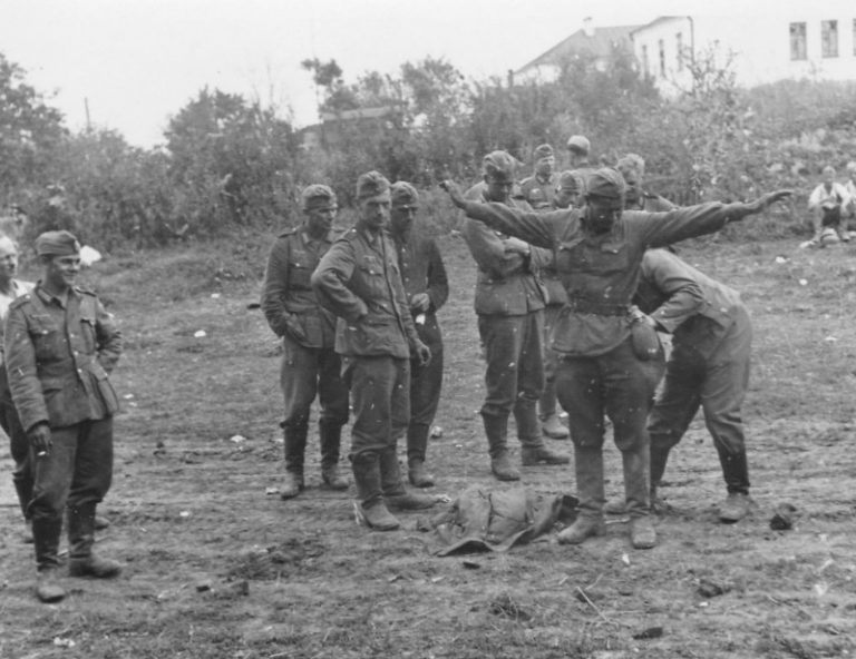 Какие ценные вещи «фрицы» забирали у советские солдат