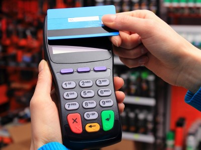 Visa меняет условия бесконтактной оплаты в России