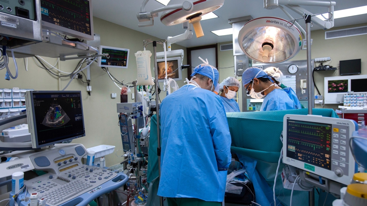«Было очень трудно и страшно»: сосудистые хирурги провели в Крыму уникальную операцию