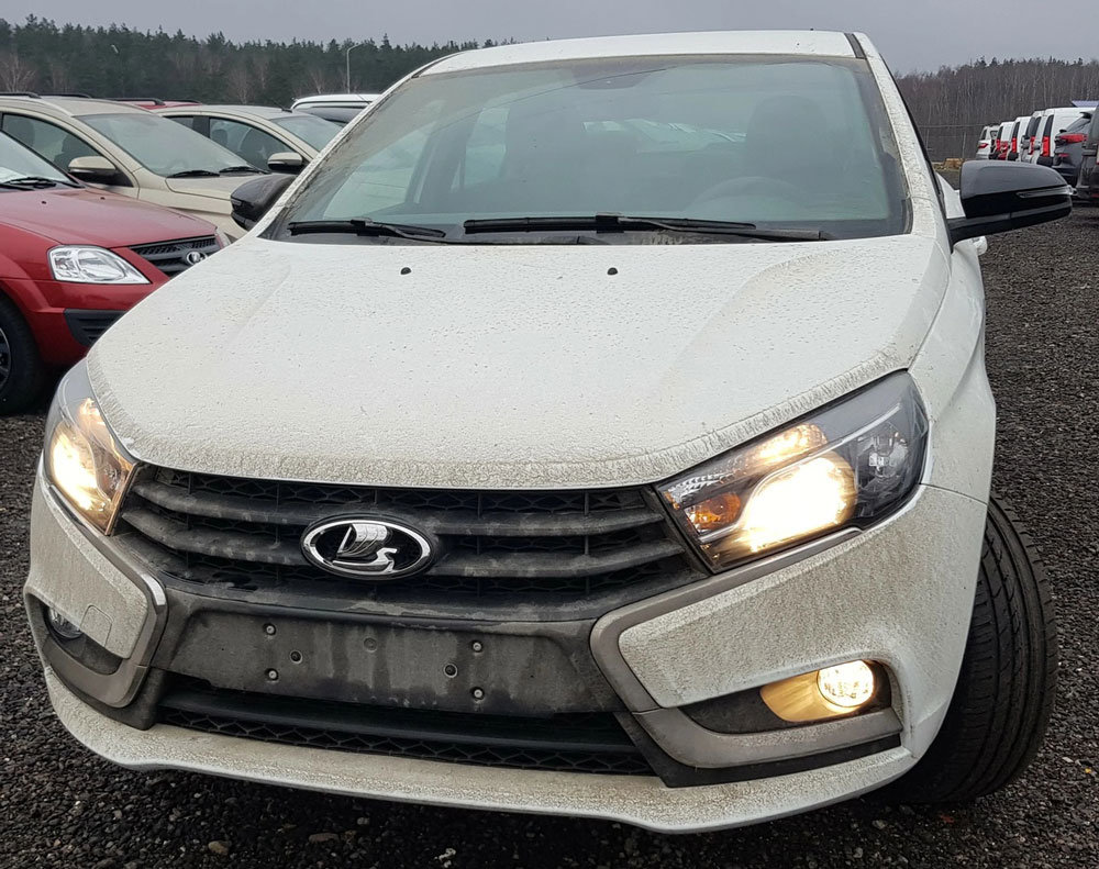 Опубликованы технические характеристики и живые фото Lada Vesta с вариатором