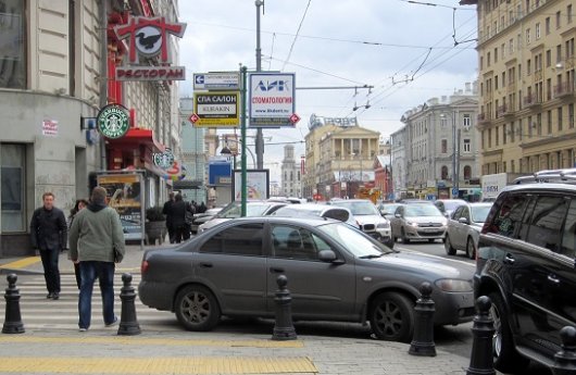 Могут ли оштрафовать за остановку автомобиля на пешеходном переходе в пробке