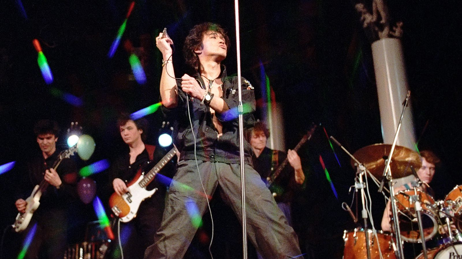 исполнила песню цоя. цой 2023. исполнила песню цоя. цой мой кумир презентация. исполнила песню цоя.