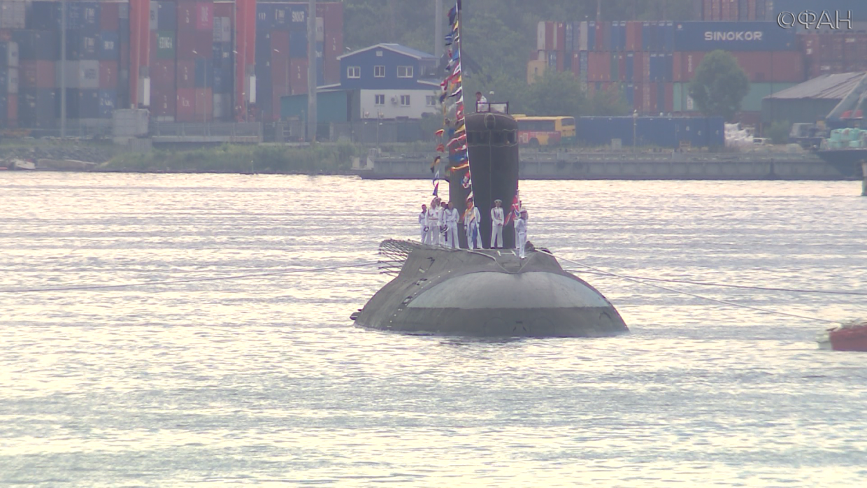 Парад на 325-летие Военно-морского флота во Владивостоке: репортаж ФАН Парад на 325-летие Военно-морского флота во Владивостоке: репортаж ФАН Общество