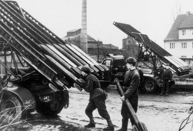 «Невероятный грохот взрывов и языки пламени»Как «катюши» наводили ужас на немцев и стали символом победы над нацизмом «Невероятный грохот взрывов и языки пламени»Как «катюши» наводили ужас на немцев и стали символом победы над нацизмом история,оружие