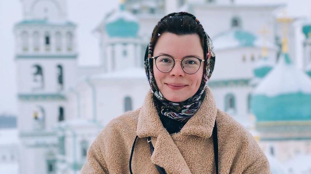 Брухунова пожаловалась на журналиста, который гнался за ней до такси