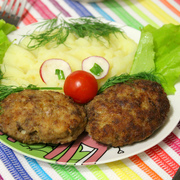 Мясные котлеты с картофельным пюре