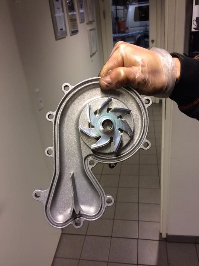 8. Всего лишь водяной насос от Audi A6, а ты что подумал? автоприколы, подборка, приколы