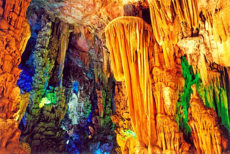 8. Пещера тростниковой флейты в Китае красивые места, прекрасная планета, чудеса природы