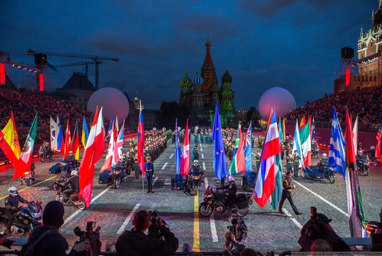 Все флаги в гости к нам! &quot;Спасская башня&quot;-2017- весь мир на Красной площади