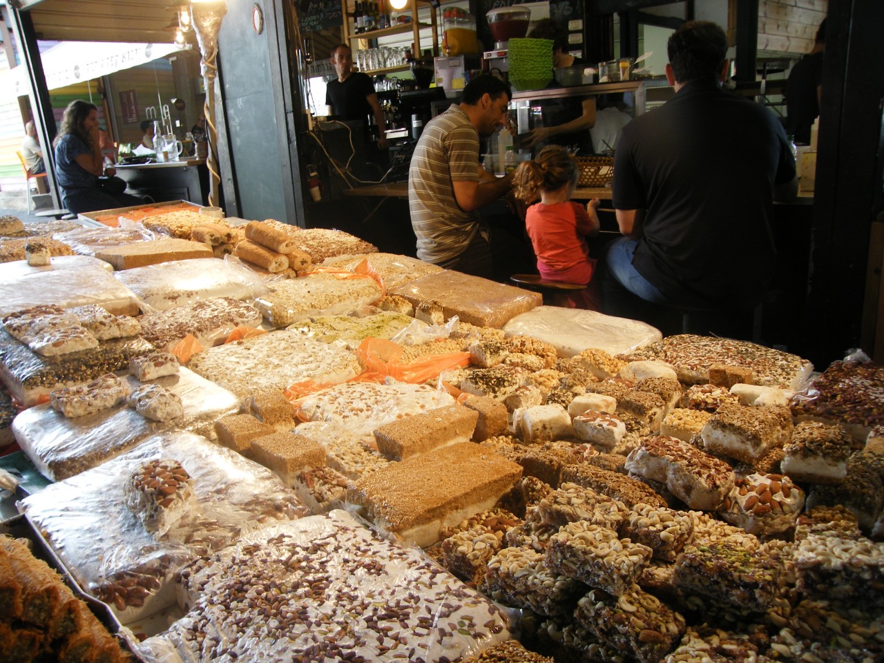 Сладости израиля. Тель Авив базар. Израильские сладости. Израильский рынок.