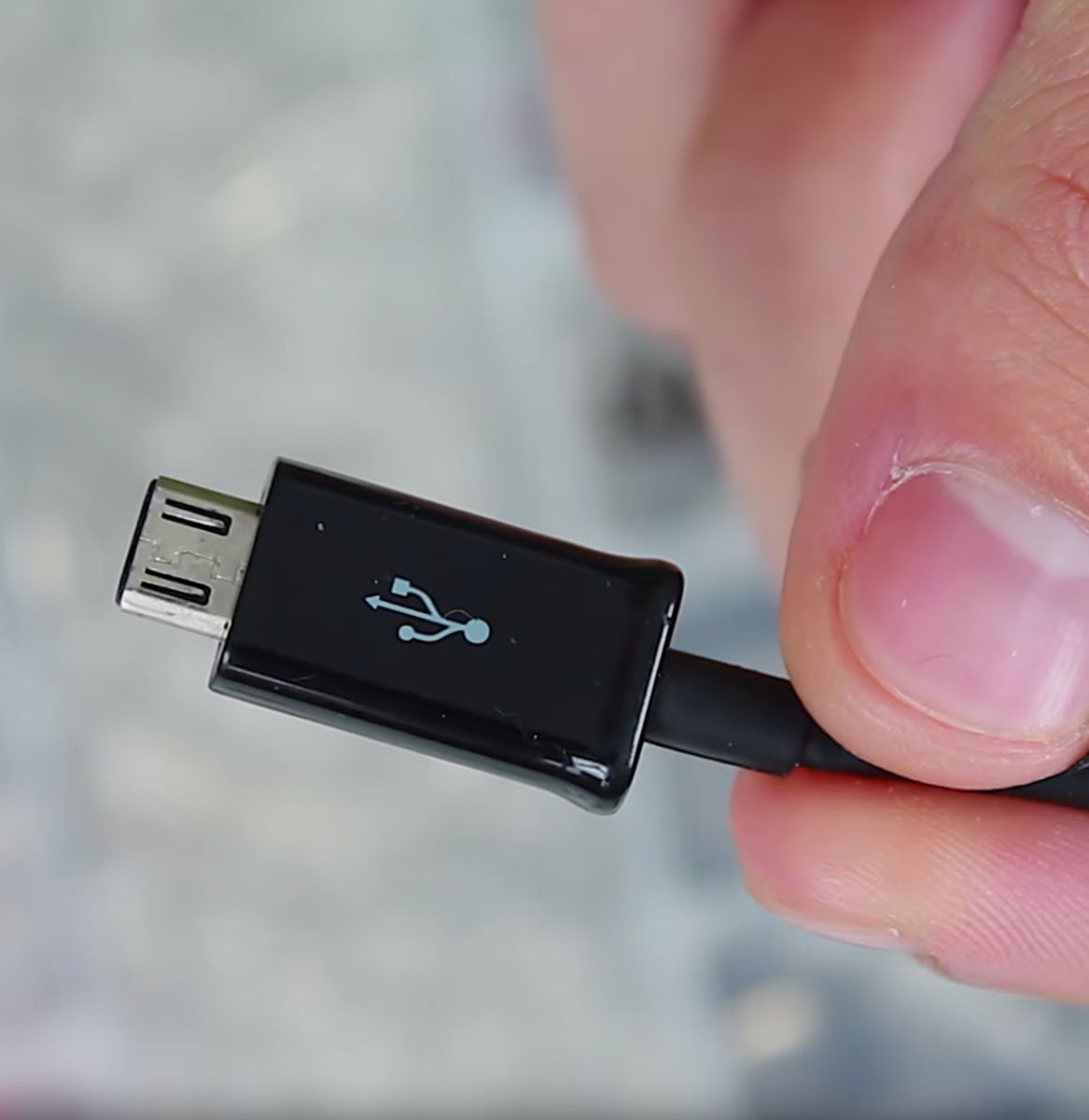 Интересная идея для телефона из старого USB