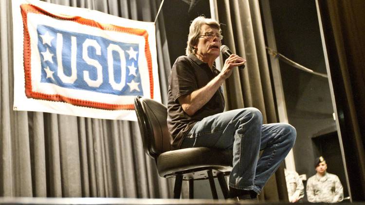 Росгвардеец Абрамов попал в топ-3 лучших современных фантастов вместе с Кингом