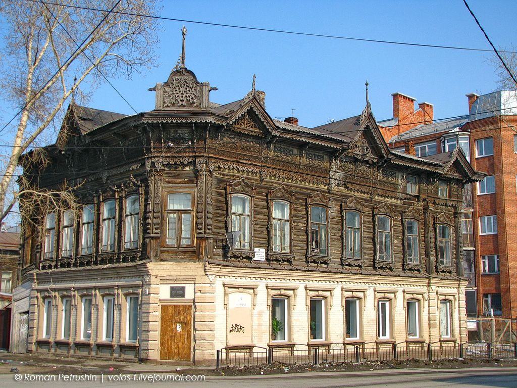 Деревянный памятник архитектуры. Томск деревянное зодчество. Улица Войкова Томск. Ул. Войкова, 23 Томск. Памятники деревянного зодчества Томск.