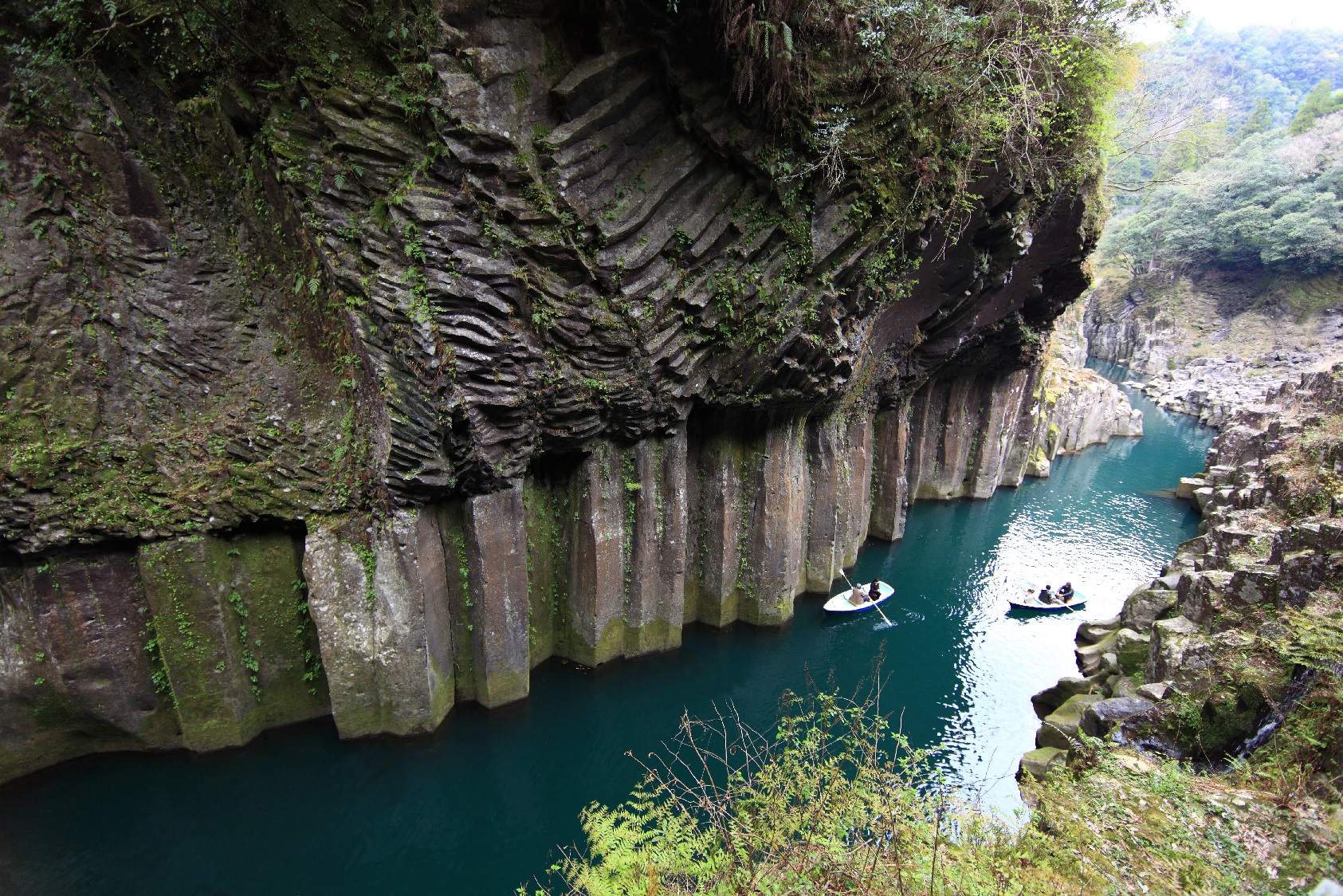 Природные достопримечательности. Ущелье Такатихо (Takachiho gorge), Япония. Каньон Хашупсе. Большой каньон реки Апсара Абхазия. Река Гокасе Япония.