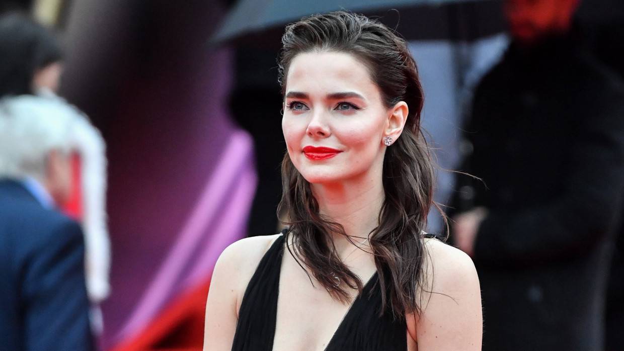 Матвеев поделился романтичным фото с Боярской в день ее рождения