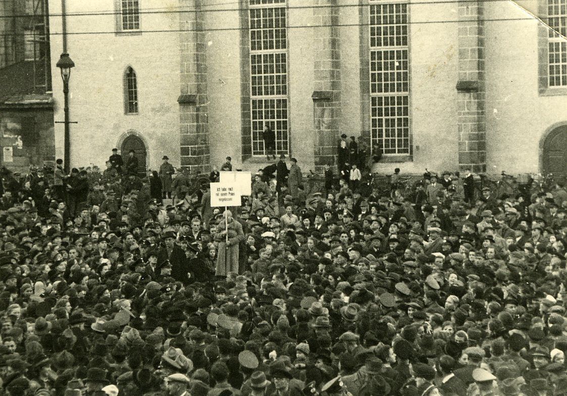 Привязывание к столбам ̶ це европейство. Прямиком из Германии и Австрии Привязывание к столбам ̶ це европейство. Прямиком из Германии и Австрии геополитика,история