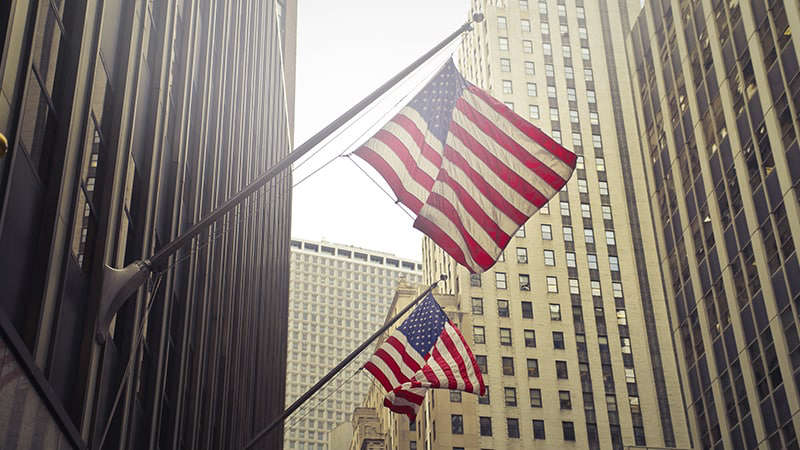 Индекс потребительского доверия рухнул в США до минимума с 1980 года