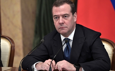 Медведев предложил довести американские элиты до состояния панического психоза
