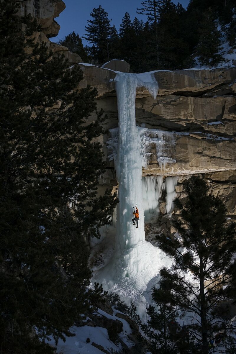 «Замерзшая вода - путь для альпинистов». Автор: @dmartphoto (Испания). Снято: Юта, США