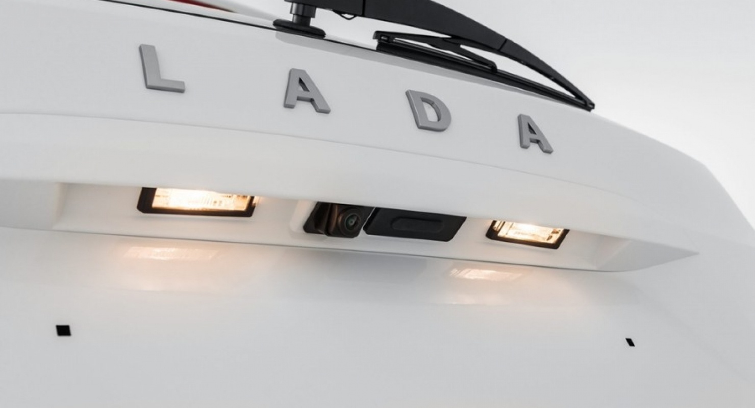 АвтоВАЗ нашел способ для модернизации процесса окраски Lada Granta Автомобили