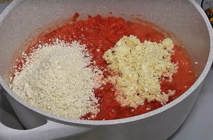 Острая помидорная аджика: варить не нужно, смешиваем и кладем в банку заготовки,соусы