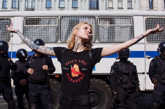 Концерт кончился, крысы остались - после вчерашнего митинга провокаторы громили центр Москвы Концерт кончился, крысы остались - после вчерашнего митинга провокаторы громили центр Москвы митинг, либералы, погромы