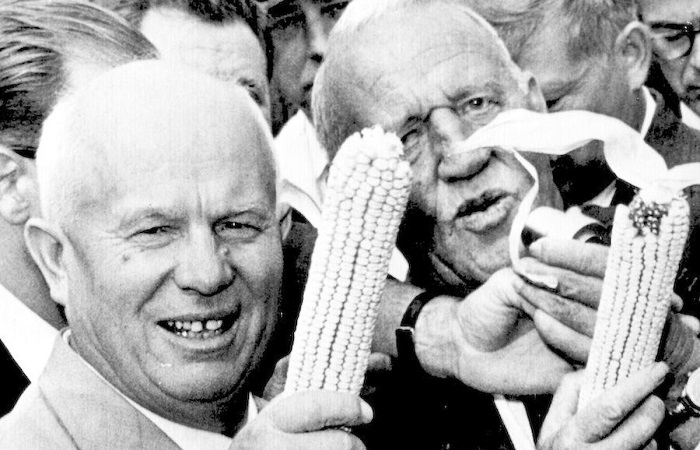 Какие прозвища были у вождей СССР: Кто такой гуталин, лимонадный Джо, ювелир и другие