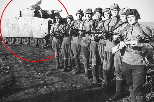 Перейти линию фронта, угнать командирский танк, вернуться обратно Перейти линию фронта, угнать командирский танк, вернуться обратно