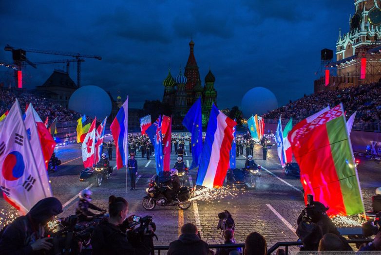 Все флаги в гости к нам! &quot;Спасская башня&quot;-2017- весь мир на Красной площади