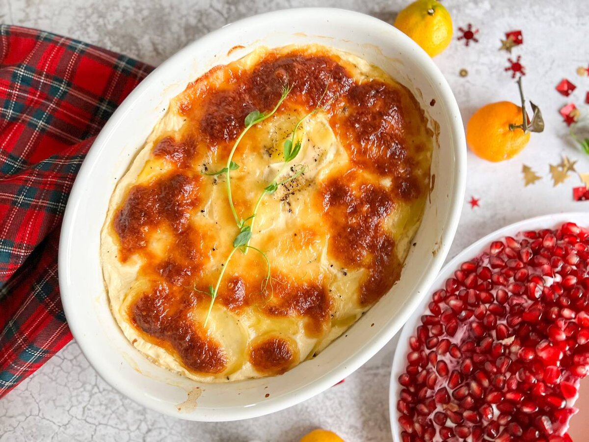 Картофель, сыр и молоко: получается вот такая вкуснятина, лучше чем просто пюре Картофель, сыр и молоко: получается вот такая вкуснятина, лучше чем просто пюре примерно, картофель, слегка, должен, минут, миску, Такой, растительным, слоями, выкладываем, хотите, маслом, сливочным, перемешиваемТеперь, смазываем, запеканкуФорму, собираем, снова, добавляем молоко ПеремешиваемНасыпаем, вилочкой