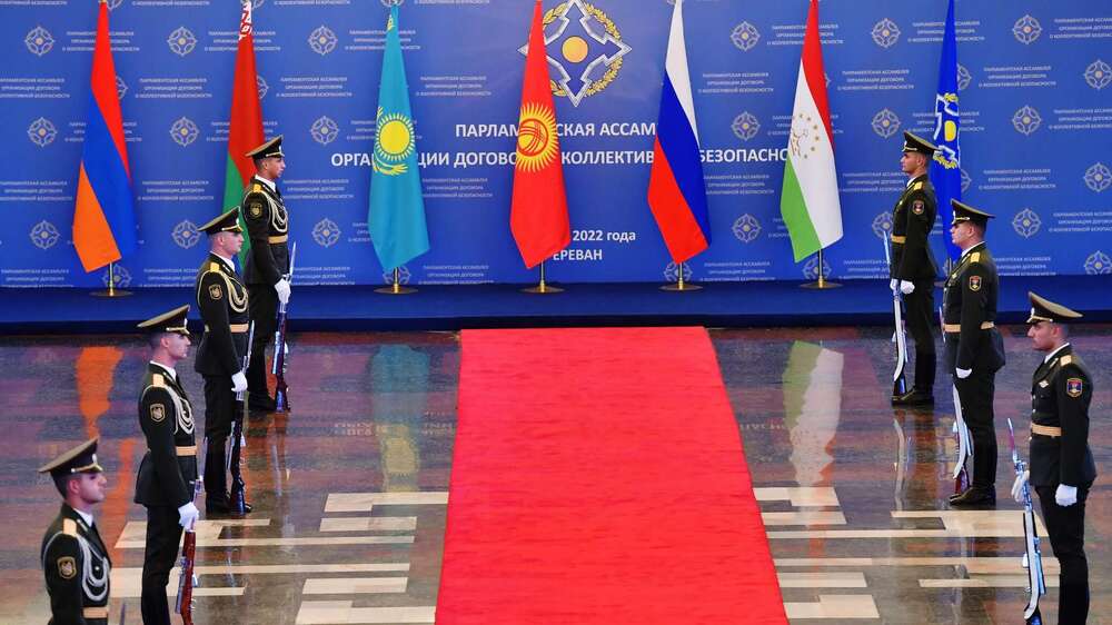 Киргизия, Таджикистан, Казахстан еще в ОДКБ или уже смотрят в сторону НАТО? геополитика