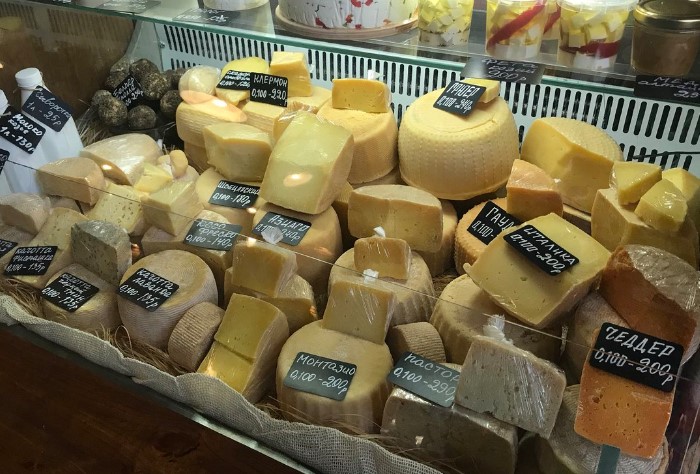 Формула минимальной цены сыра = 1 л молока умножить на 10 / Фото: pbs.twimg.com