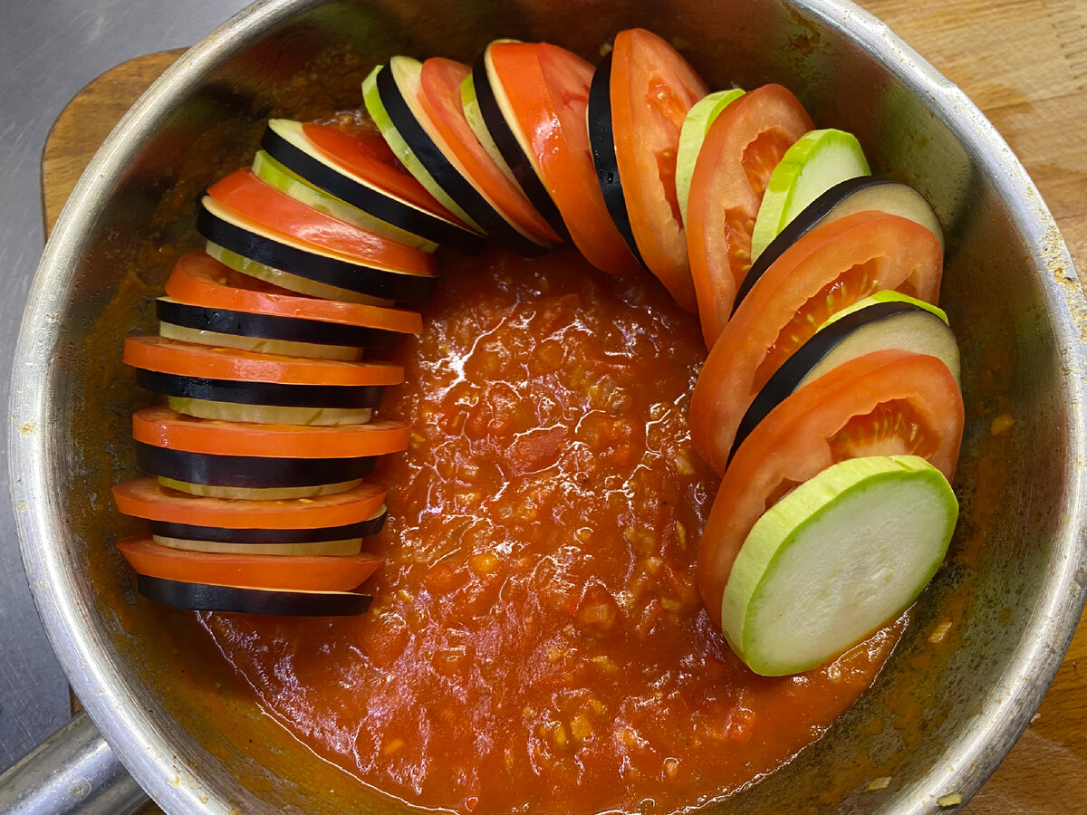 Сегодня будем готовить вкуснейший рататуй! Рецепт специально сделал не замороченный, чтоб его можно было без проблем приготовить дома.-6
