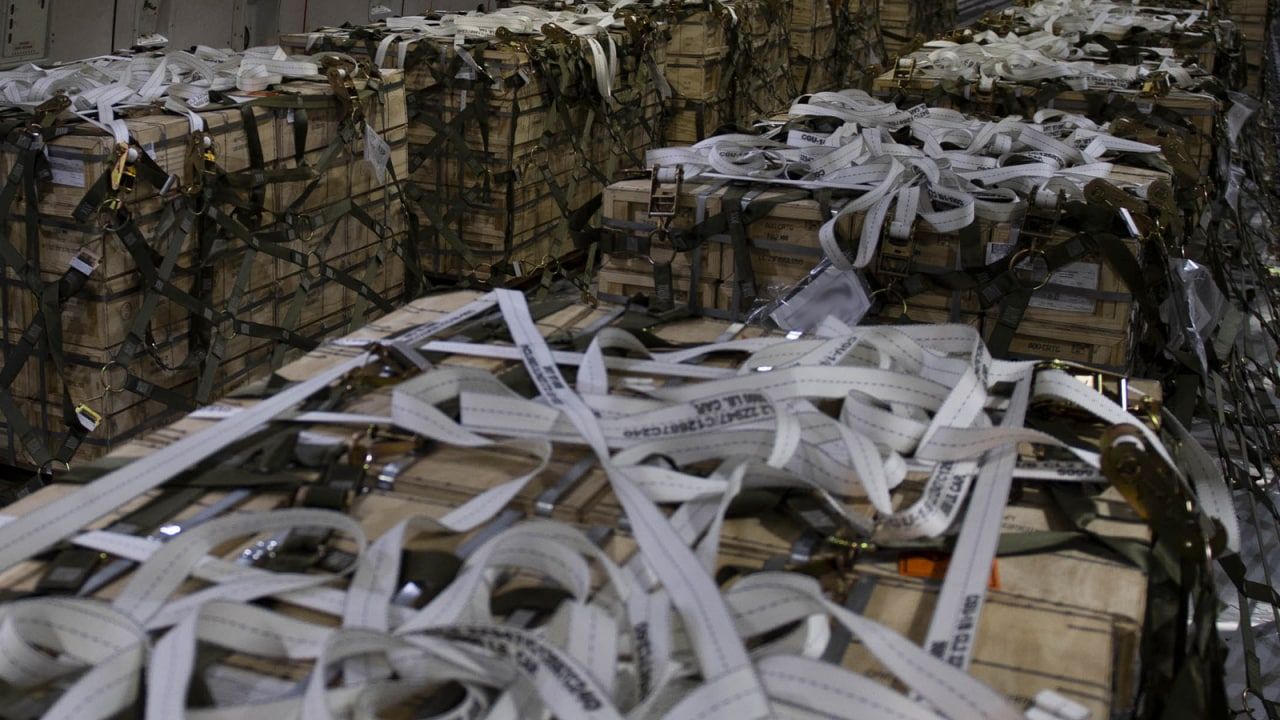 Экс-премьер Греции Ципрас выступил против военной помощи Украине