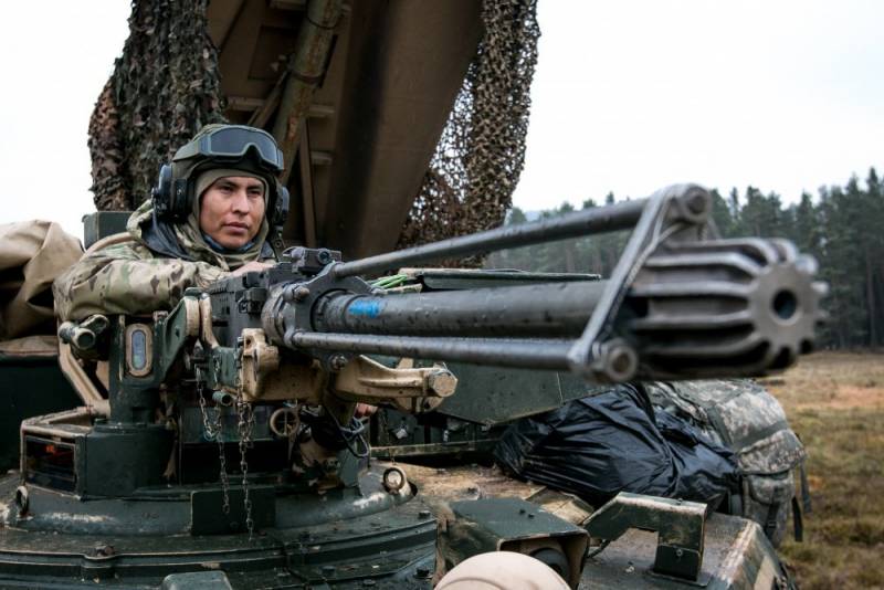 На Украину прибыли штурмовые М1150 ABV: подробнее об этих многотонных тяжеловесах оружие