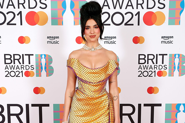 BRIT Awards — 2021: Дуа Липа, Тейлор Свифт, Билли Портер, Гарри Стайлс, Билли Айлиш и другие на красной дорожке