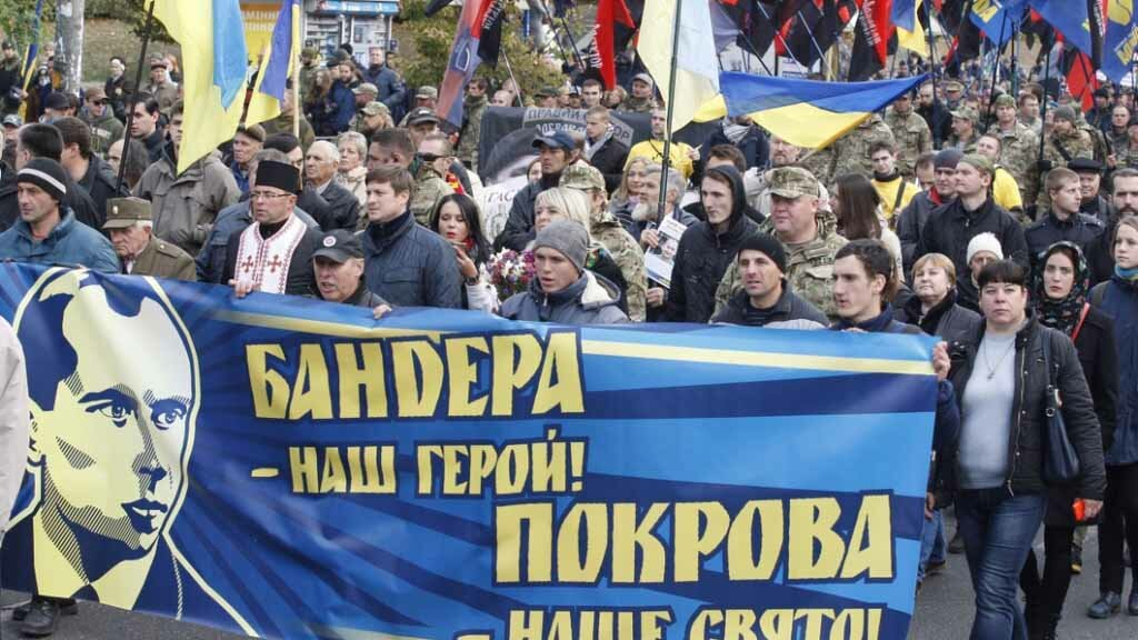 Как Макаревич съездил на Украину, не увидел бандеровцев и рассказал, что в России жить тоскливо Как Макаревич съездил на Украину, не увидел бандеровцев и рассказал, что в России жить тоскливо Макаревич, России, здесь, честь, Галичина, Андрей, увидел, дивизии, Макаревича, этого, Россию, Западную, которая, вообще, страну, только, плохо, одного, нигде, больше